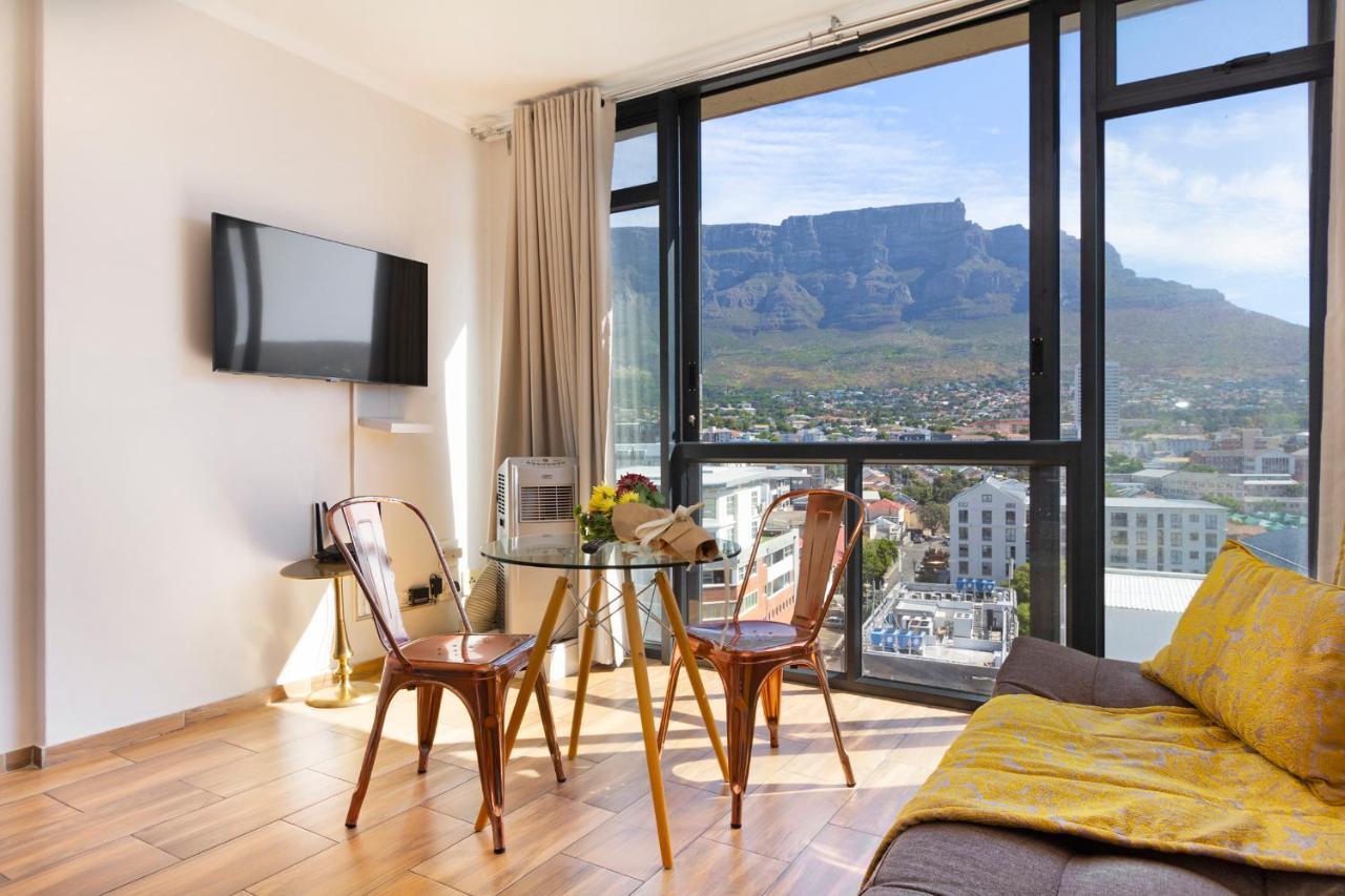 Urban Oasis At The Four Seasons Apartment Cape Town Luaran gambar