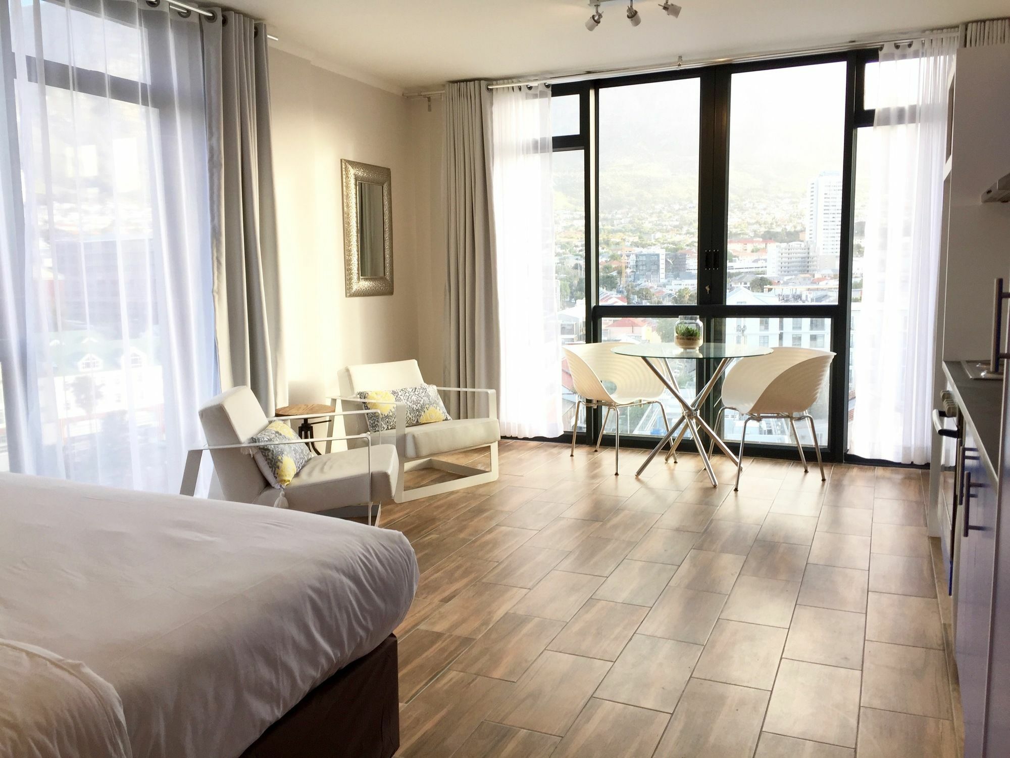 Urban Oasis At The Four Seasons Apartment Cape Town Luaran gambar